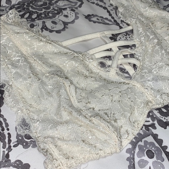 White lace bralette - Picture 2 of 7